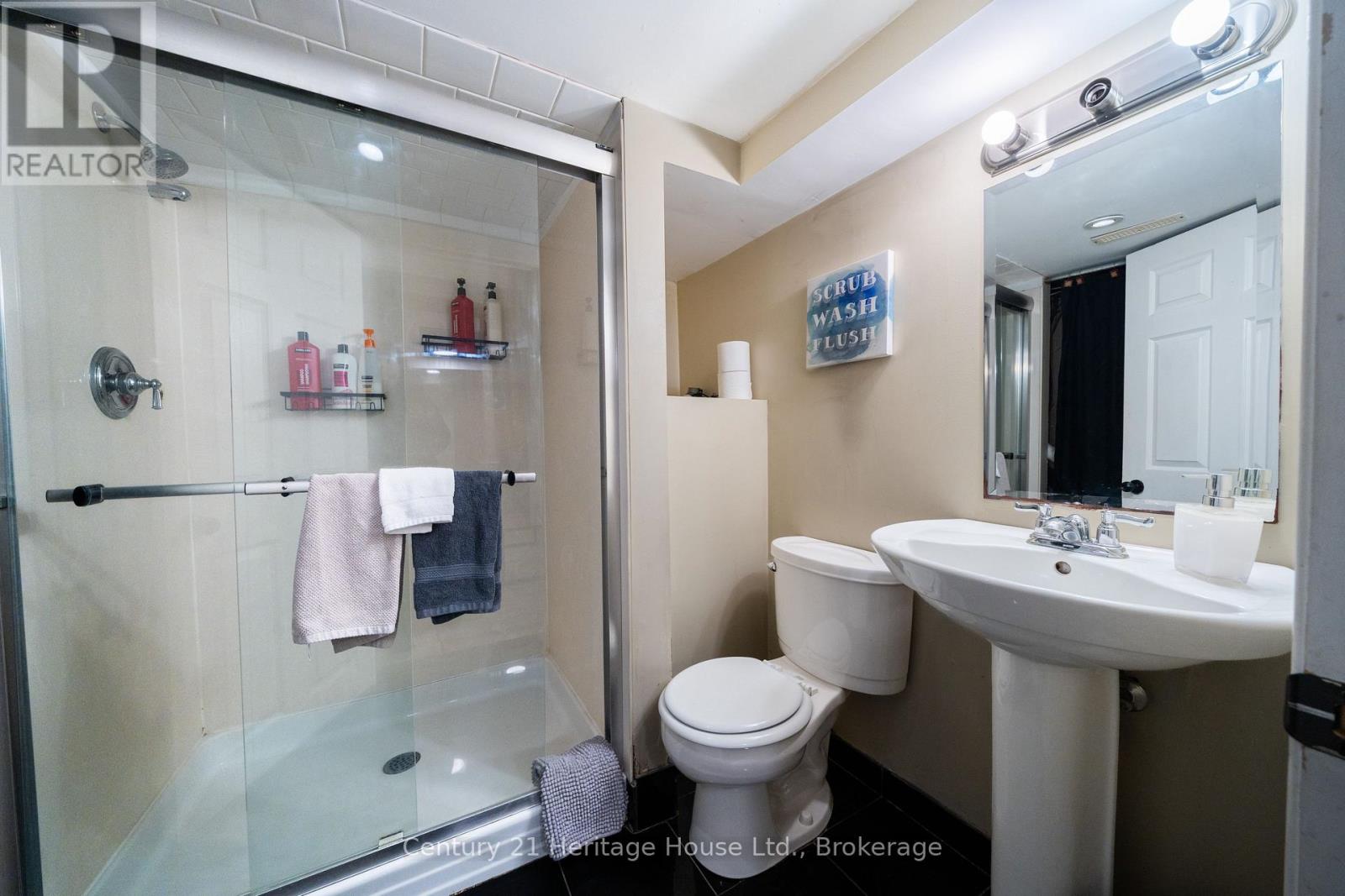 1 - 184 Weber Street E, Kitchener, Ontario  N2H 1E4 - Photo 6 - X12588958