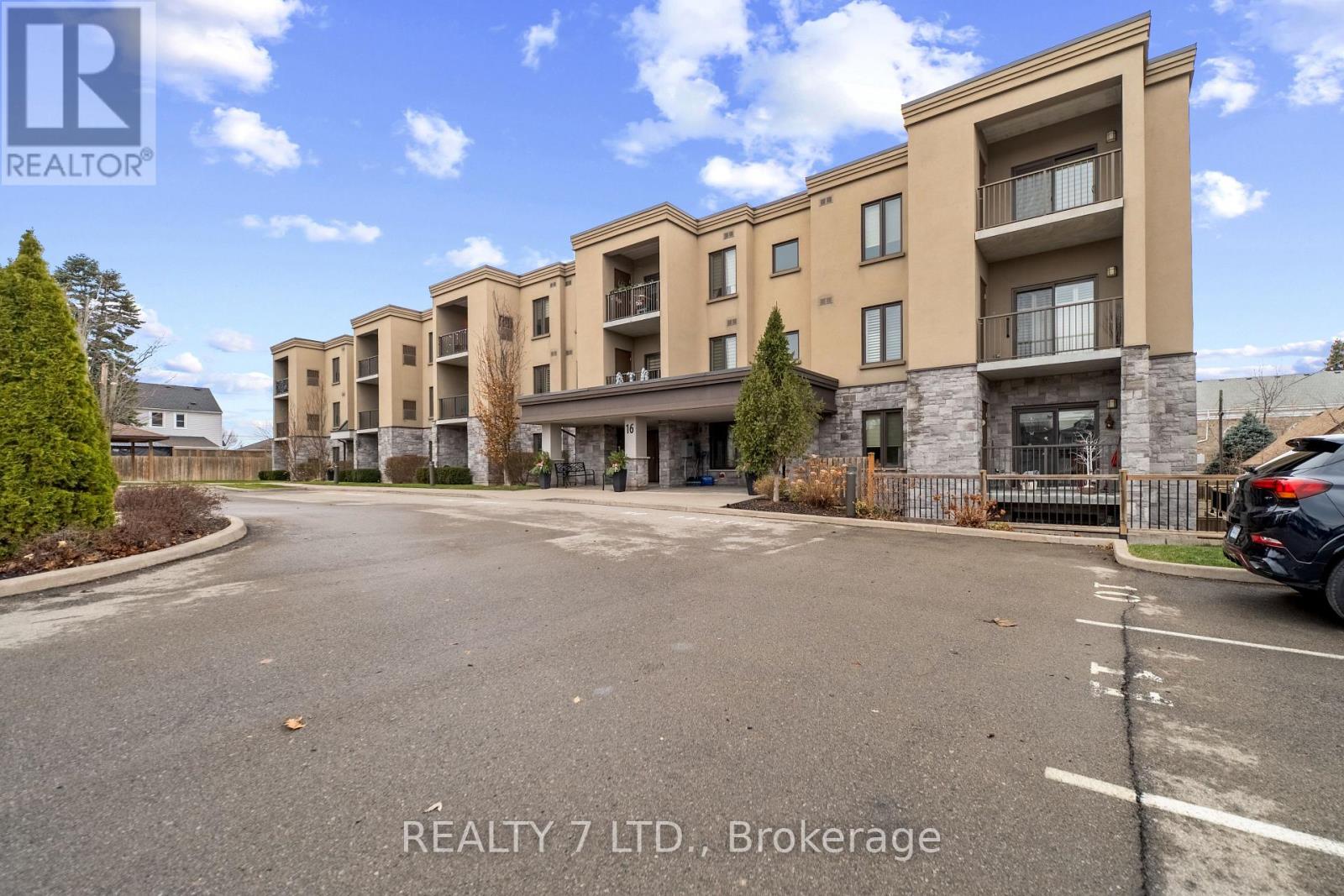 209 - 16 Sullivan Avenue, Thorold, Ontario  L2V 2Y2 - Photo 1 - X12644478