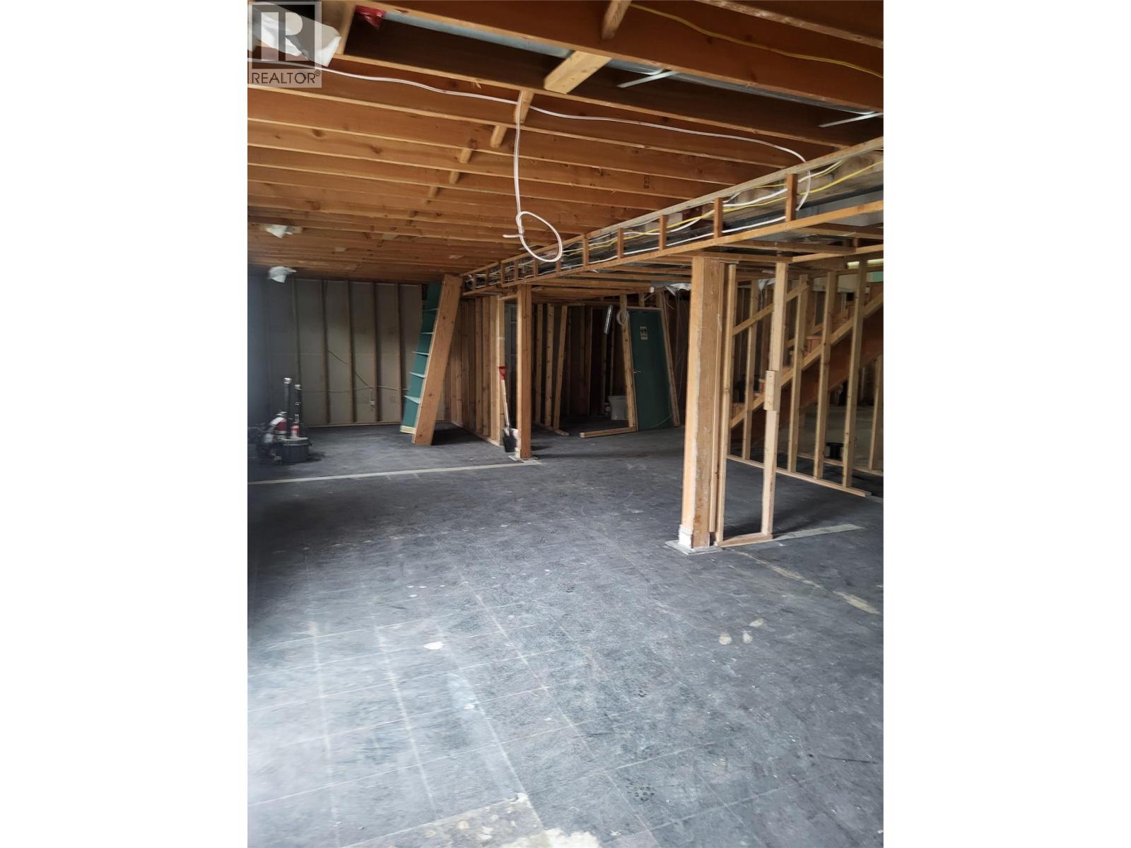 913 - 915 Laval Crescent, Kamloops, British Columbia  V2H 1T7 - Photo 6 - 10358113