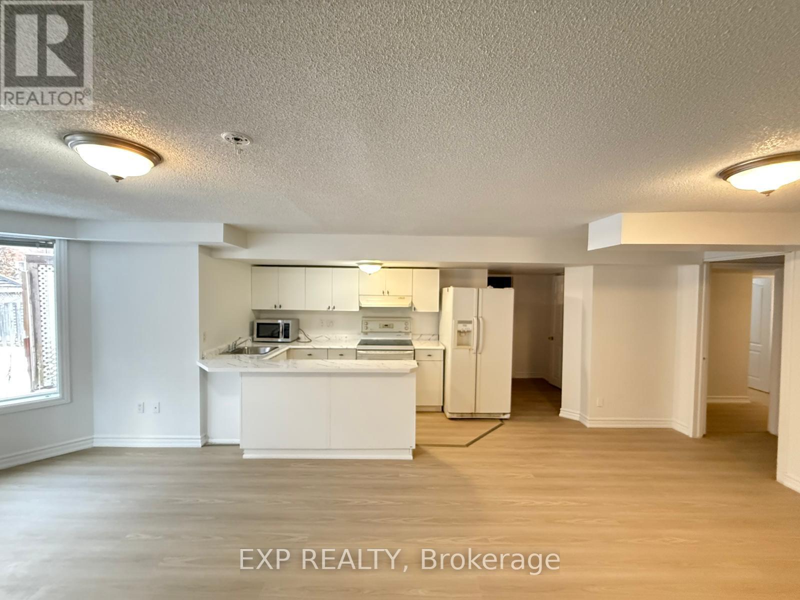 Main/lower - 48 Estate Garden Drive, Richmond Hill, Ontario  L4E 3V5 - Photo 4 - N12645544