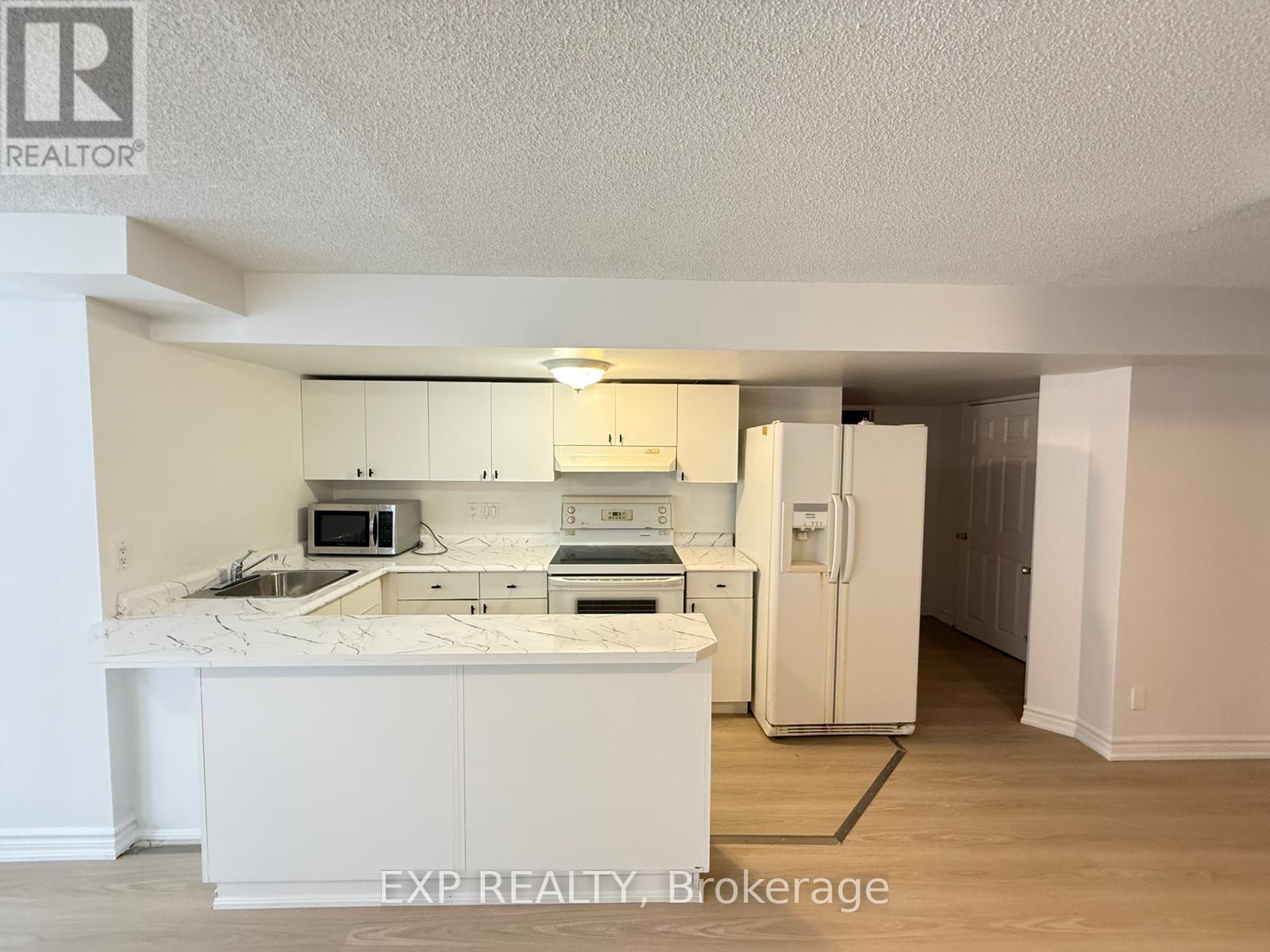 Main/lower - 48 Estate Garden Drive, Richmond Hill, Ontario  L4E 3V5 - Photo 5 - N12645544