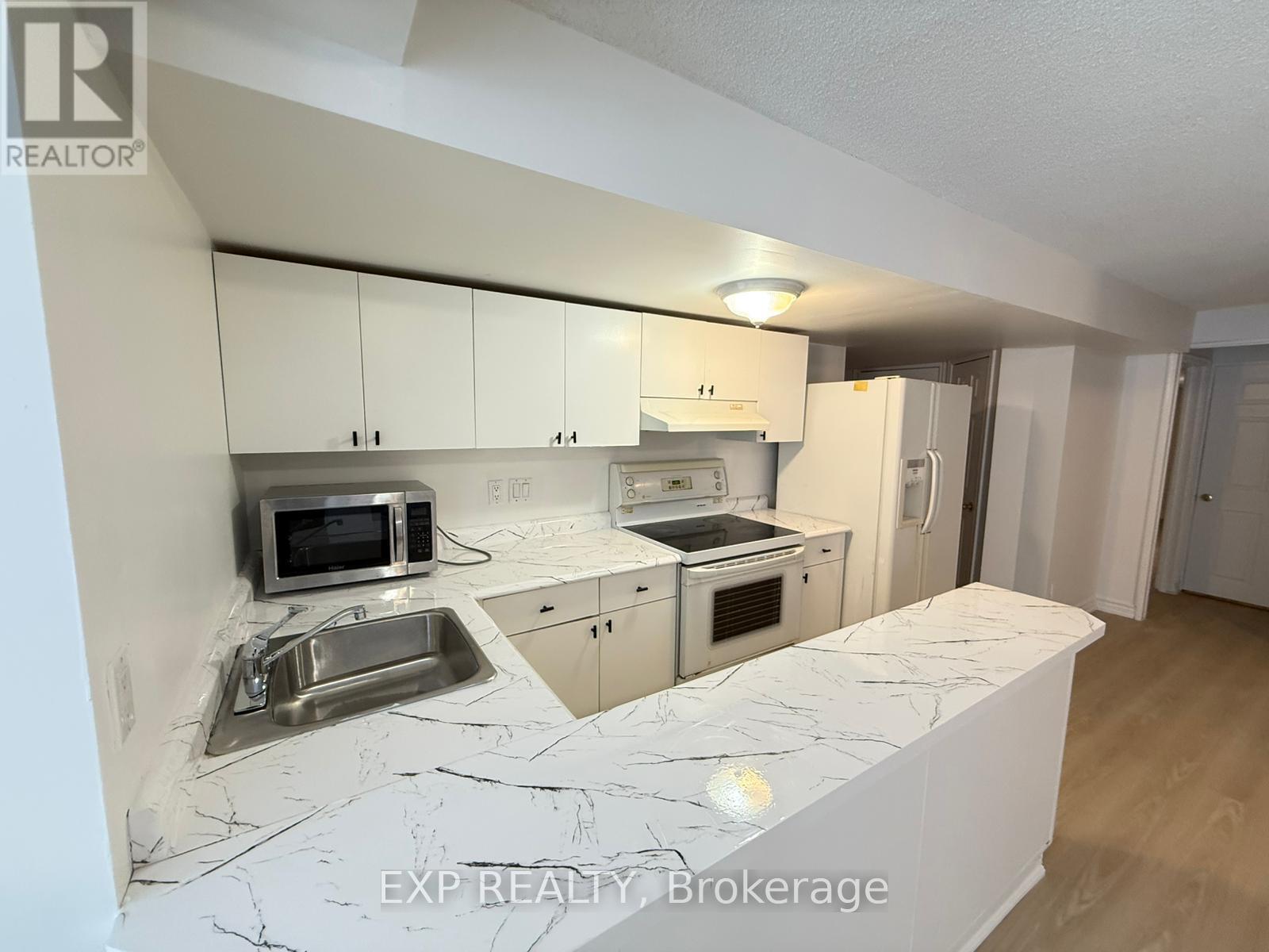 Main/lower - 48 Estate Garden Drive, Richmond Hill, Ontario  L4E 3V5 - Photo 6 - N12645544