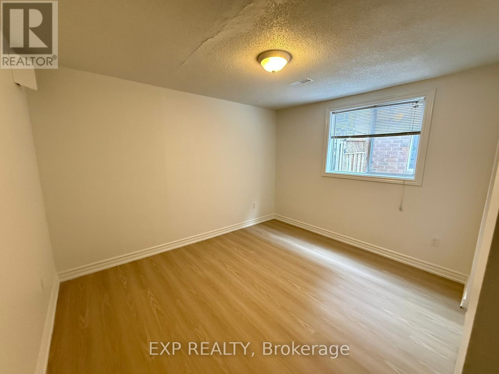 Main/lower - 48 Estate Garden Drive, Richmond Hill, Ontario  L4E 3V5 - Photo 9 - N12645544