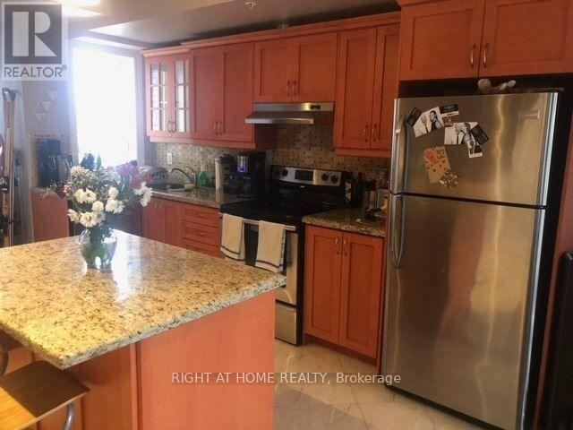 301 - 623 College Street, Toronto, Ontario  M6G 1B5 - Photo 2 - C12645548