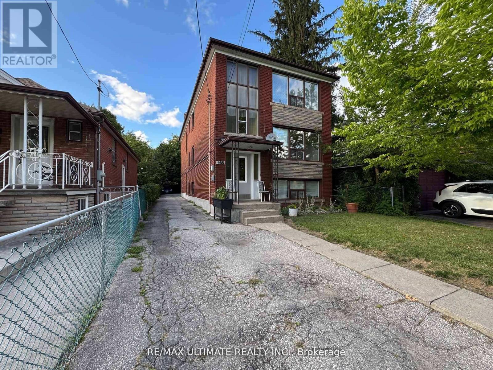 Main - 468 Ridelle Avenue, Toronto, Ontario  M6B 1K5 - Photo 18 - W12645556