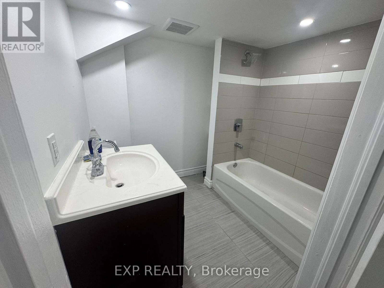 Lower - 97 Central Park Boulevard N, Oshawa, Ontario  L1G 5Y4 - Photo 5 - E12645558