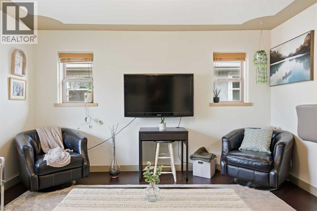 535 30 Avenue Nw, Calgary, Alberta  T2M 2N7 - Photo 6 - A2271547