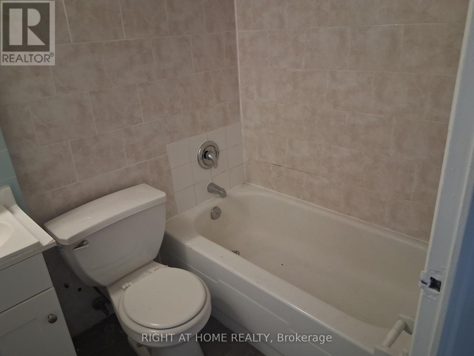 407 - 191 St George Street, Toronto, Ontario  M5R 2M6 - Photo 12 - C12641660