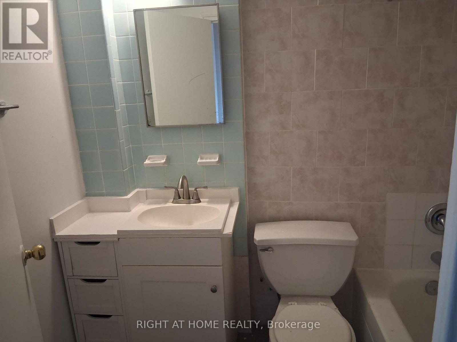 407 - 191 St George Street, Toronto, Ontario  M5R 2M6 - Photo 13 - C12641660