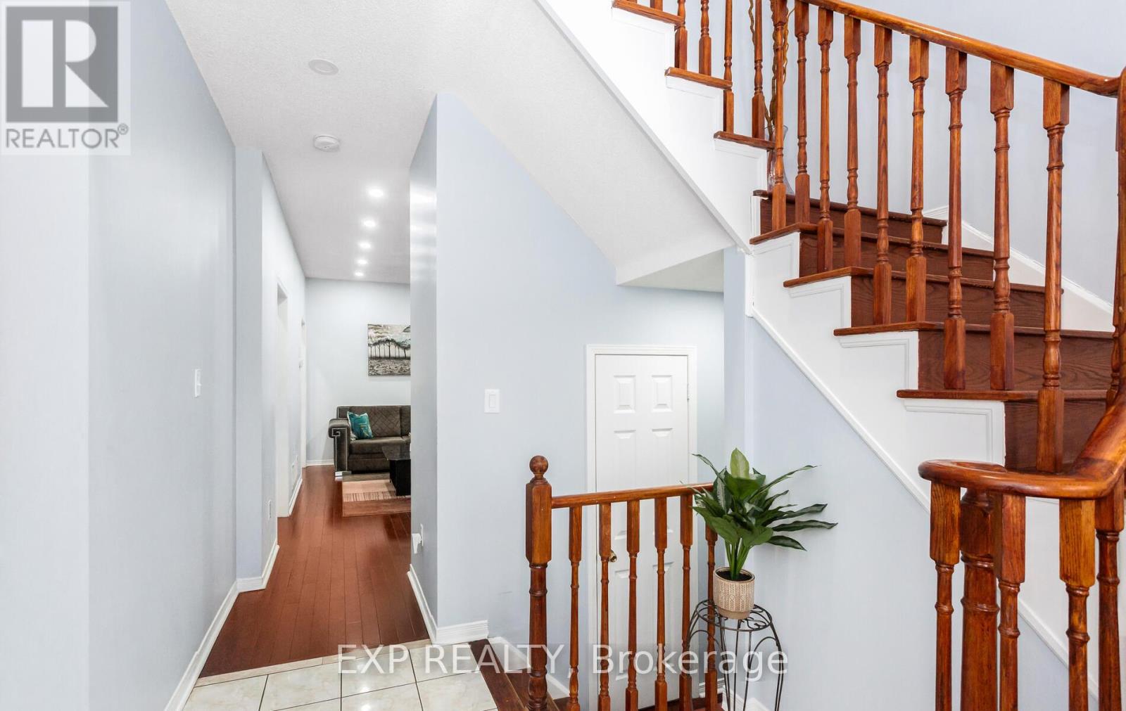 70 Grover Road, Brampton, Ontario  L6Y 5R3 - Photo 4 - W12645562