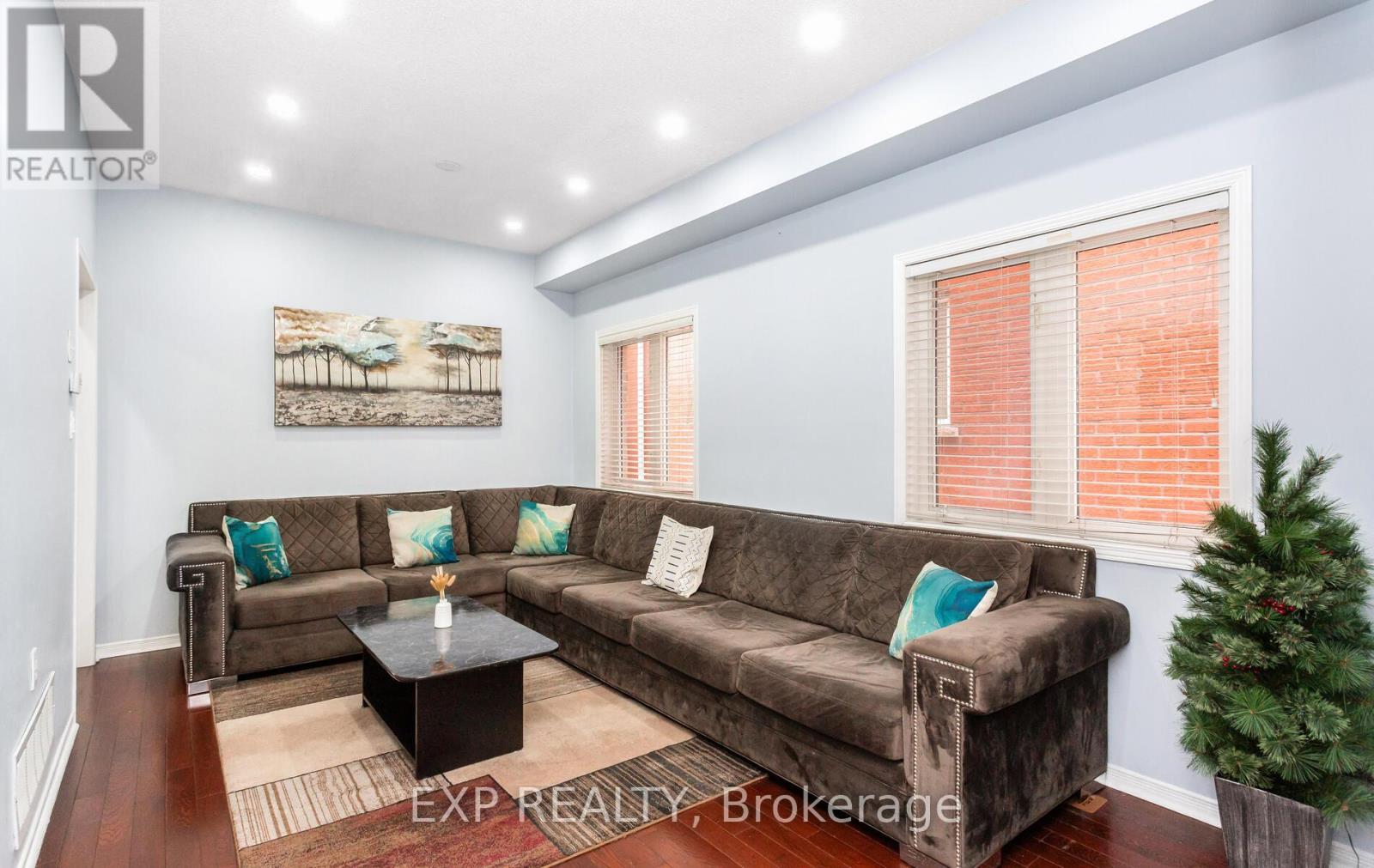 70 Grover Road, Brampton, Ontario  L6Y 5R3 - Photo 5 - W12645562