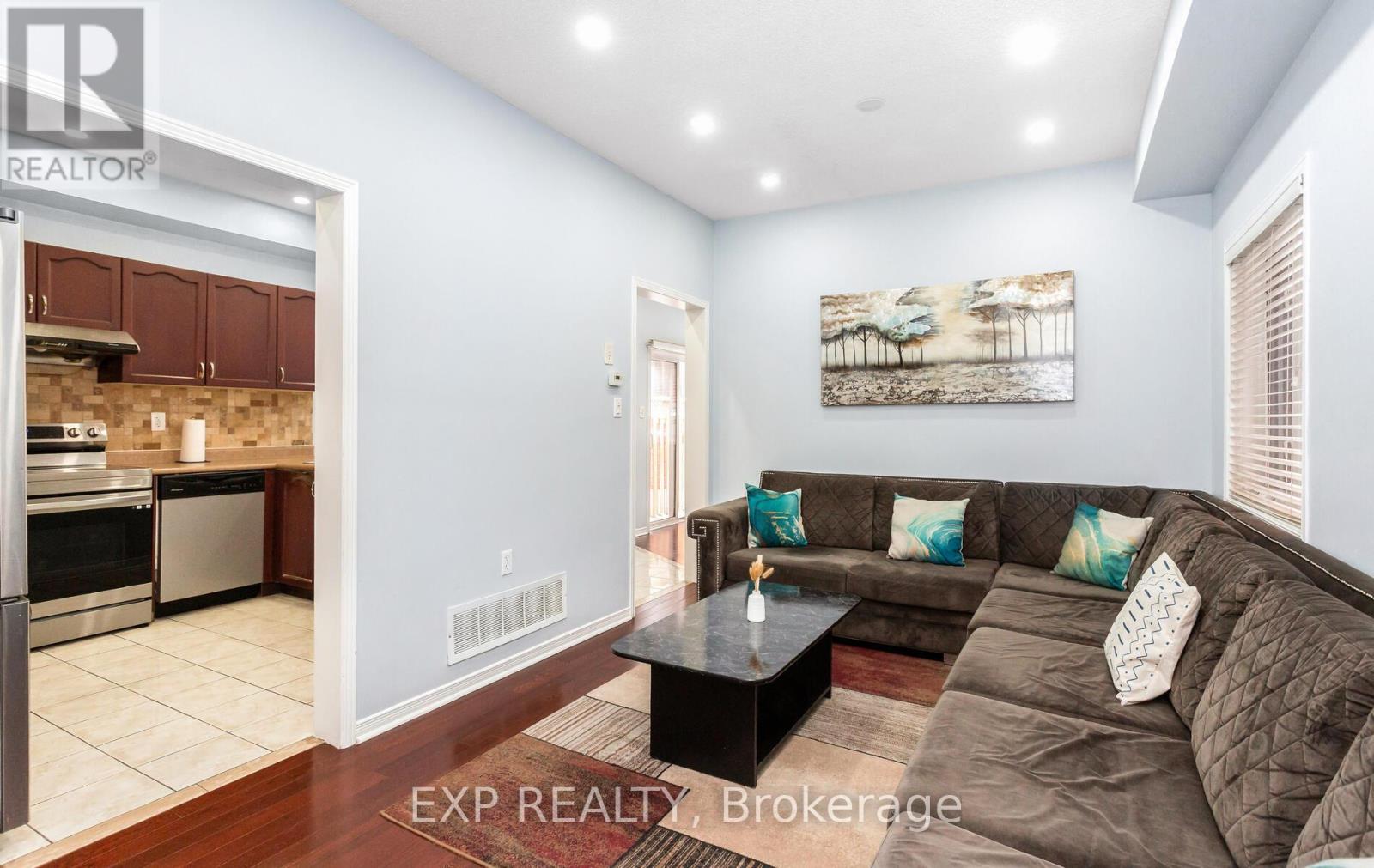 70 Grover Road, Brampton, Ontario  L6Y 5R3 - Photo 6 - W12645562