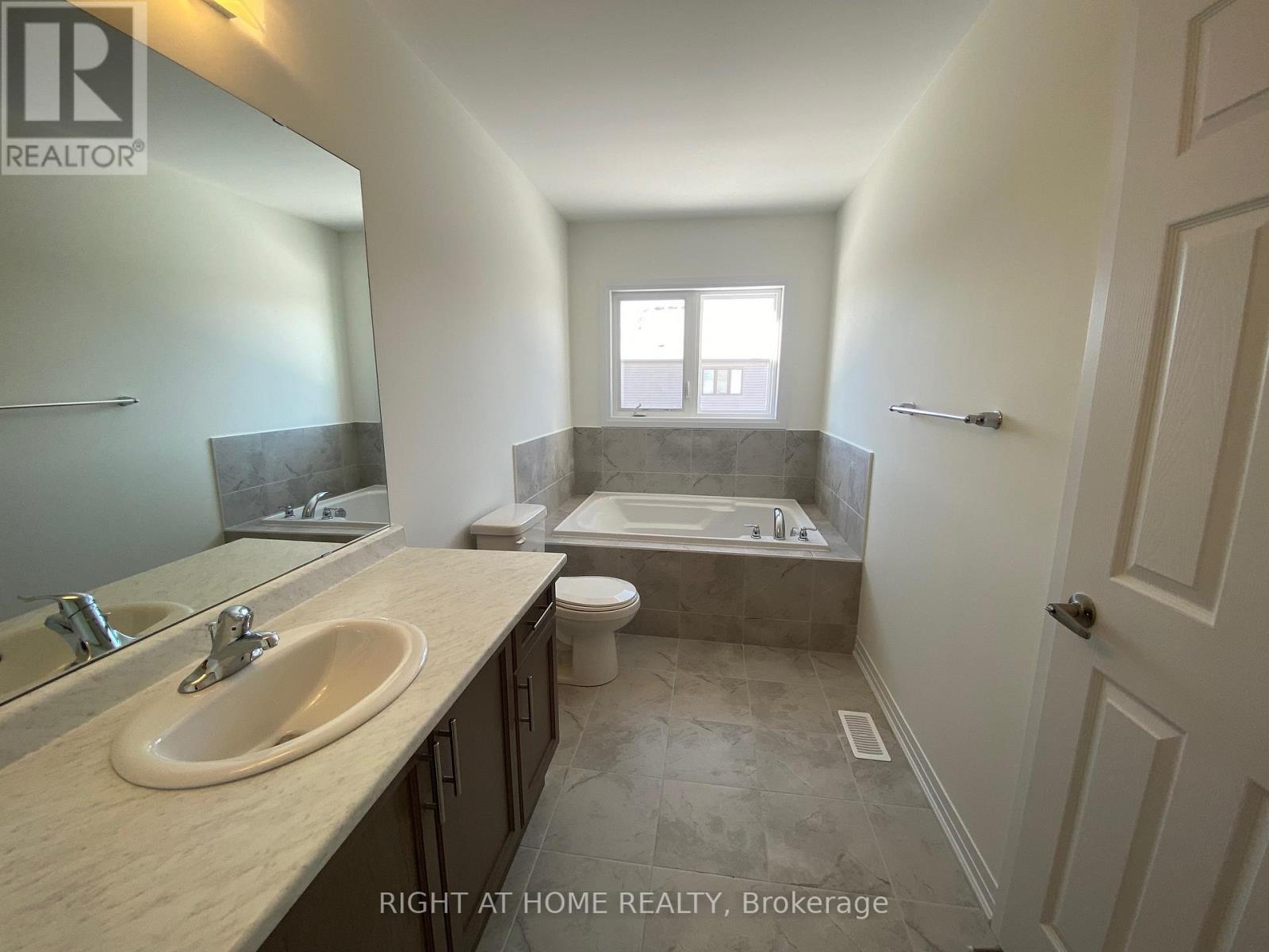 74 Witteveen Drive, Brantford, Ontario  N3T 0S3 - Photo 14 - X12645566