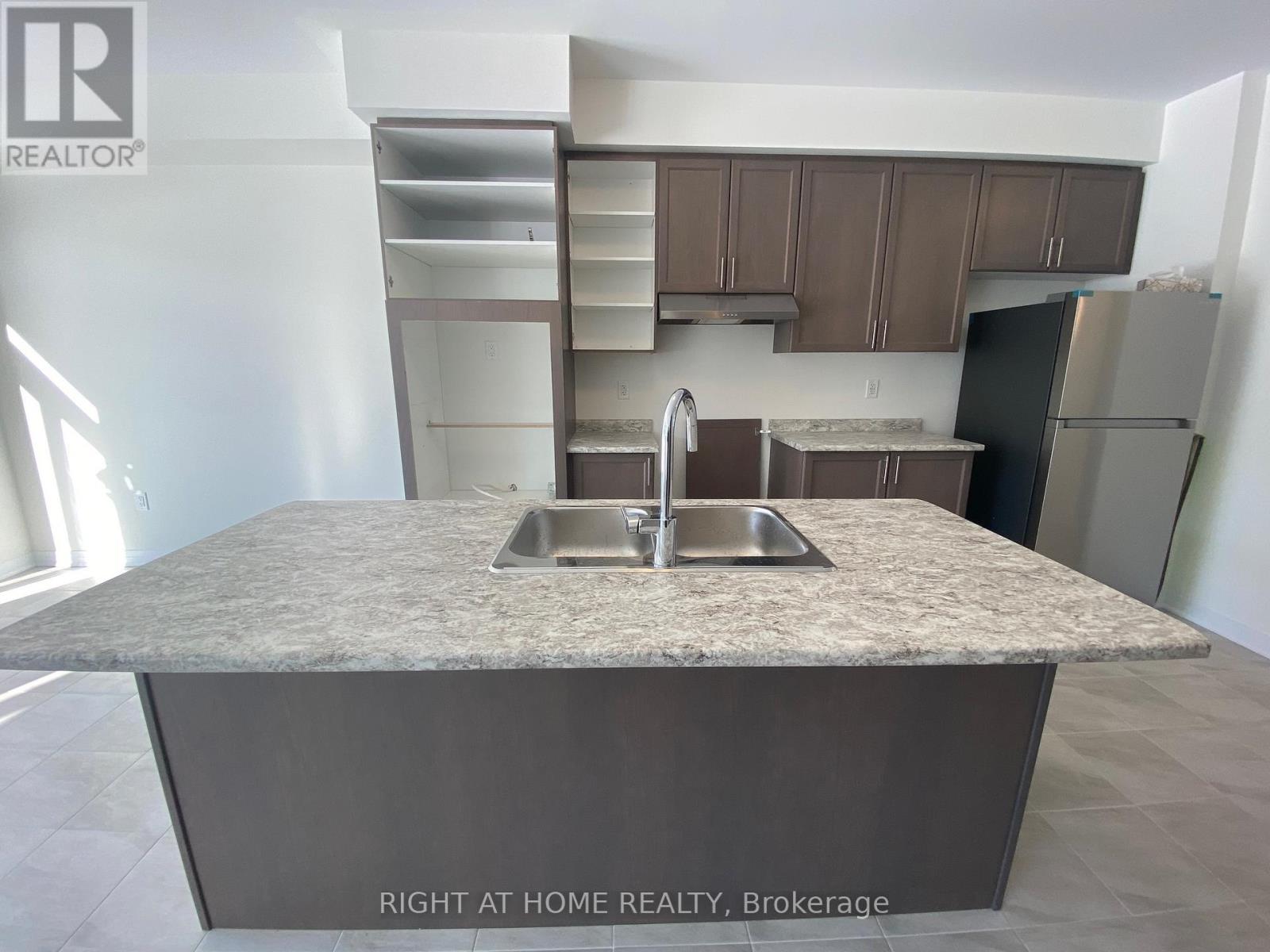 74 Witteveen Drive, Brantford, Ontario  N3T 0S3 - Photo 32 - X12645566