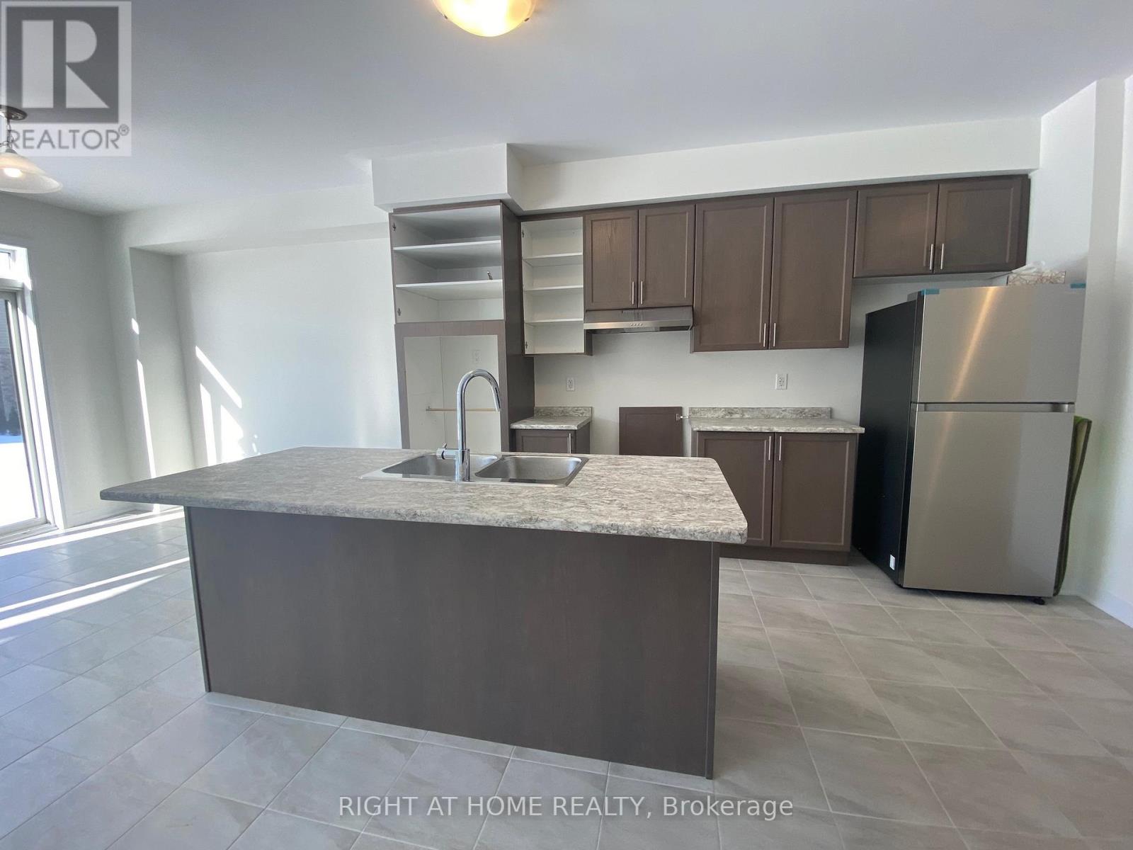 74 Witteveen Drive, Brantford, Ontario  N3T 0S3 - Photo 33 - X12645566