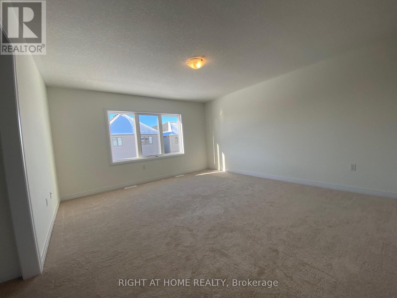 74 Witteveen Drive, Brantford, Ontario  N3T 0S3 - Photo 9 - X12645566