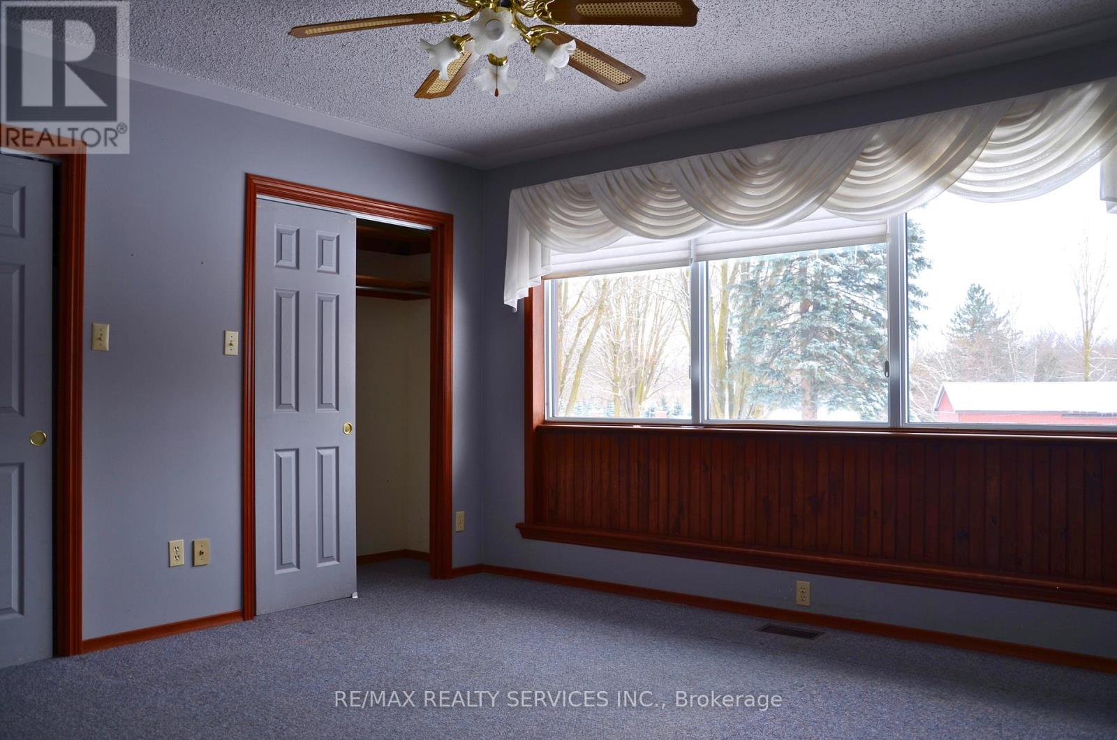 1045 Tremaine Avenue S, North Perth, Ontario  N4W 3G9 - Photo 15 - X12645578