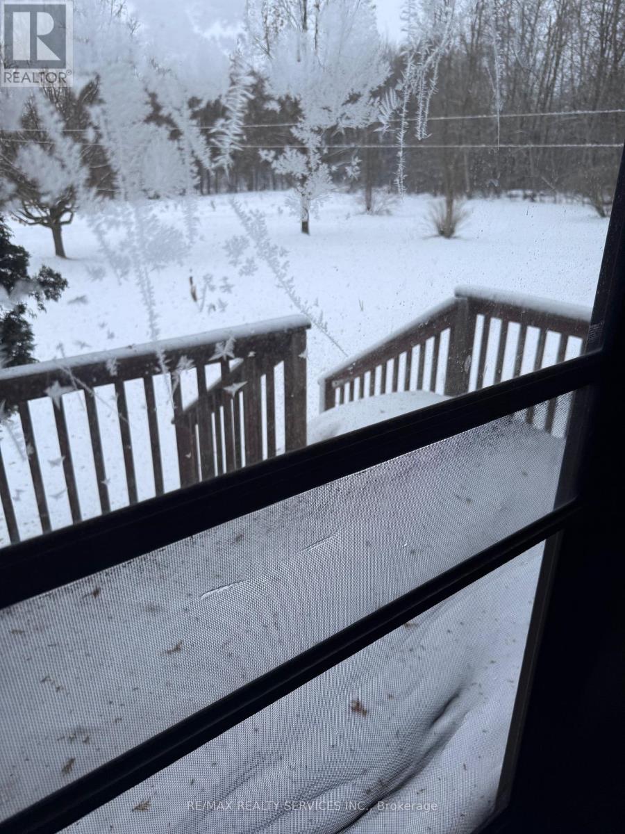 1045 Tremaine Avenue S, North Perth, Ontario  N4W 3G9 - Photo 2 - X12645578