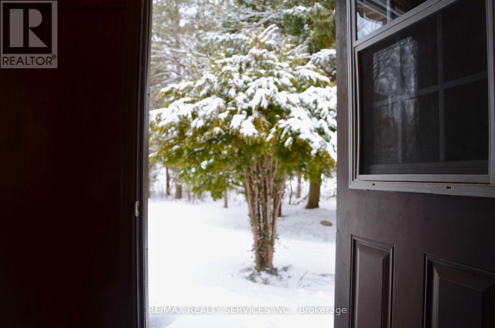 1045 Tremaine Avenue S, North Perth, Ontario  N4W 3G9 - Photo 23 - X12645578