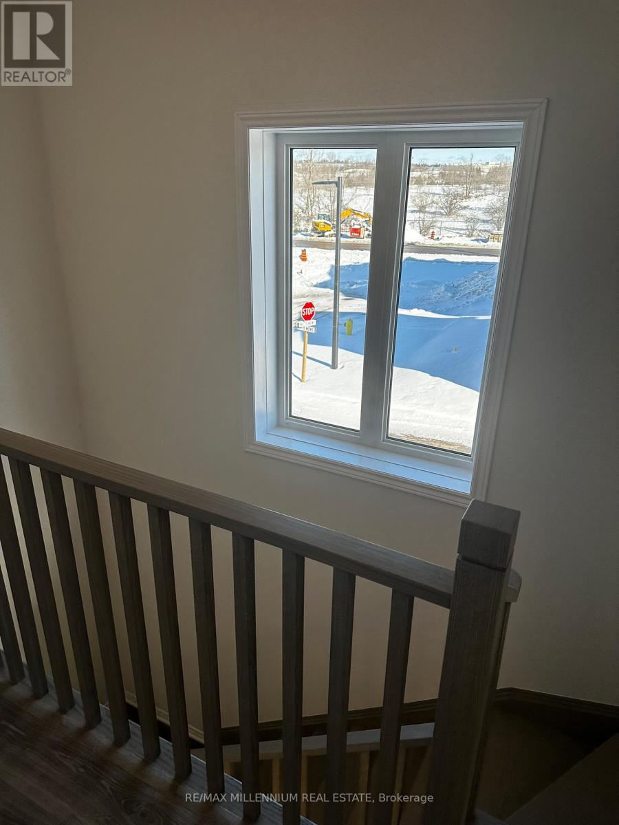 103 Watts Mews, Kawartha Lakes, Ontario  K9V 5V4 - Photo 11 - X12645582