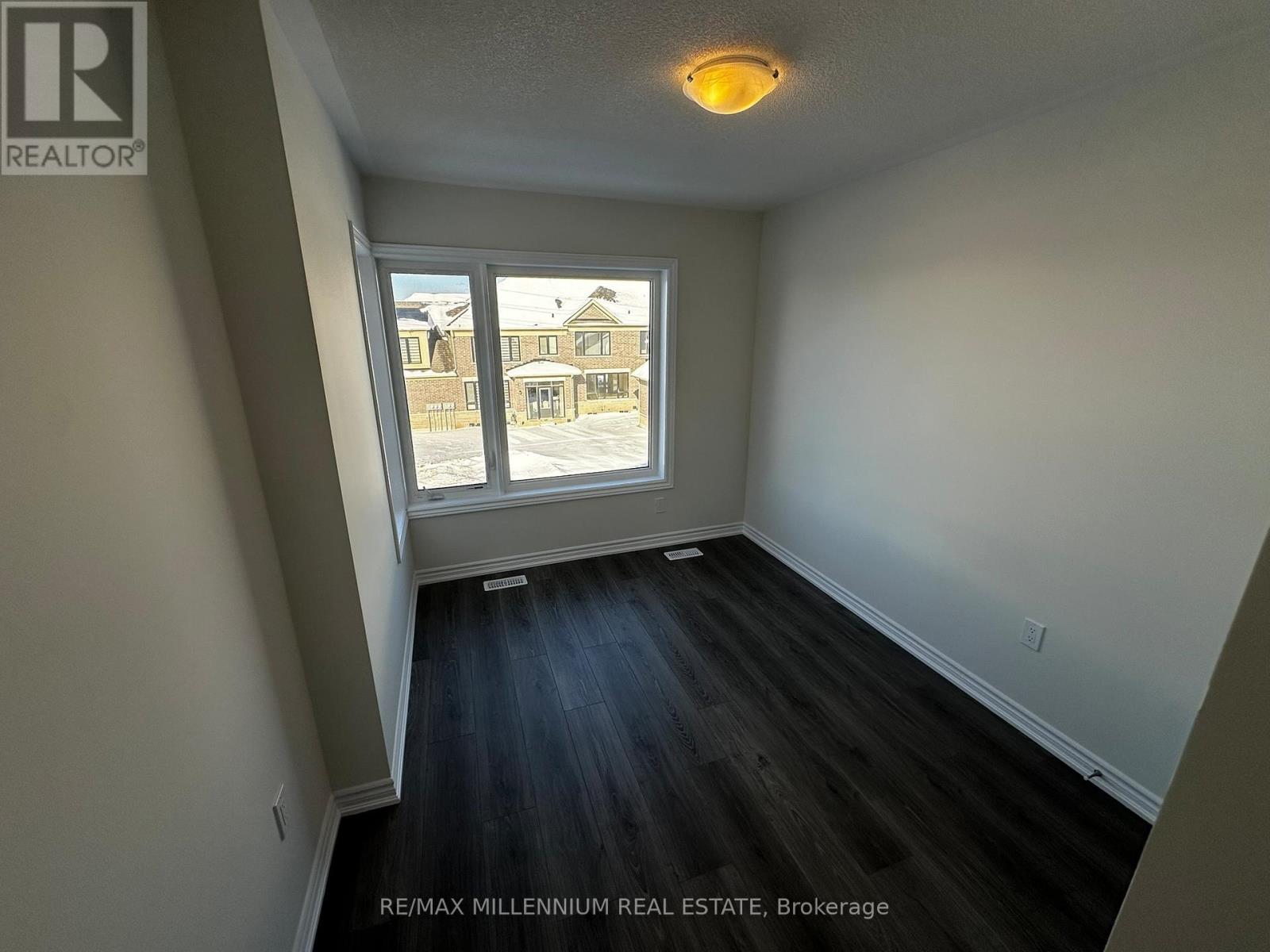 103 Watts Mews, Kawartha Lakes, Ontario  K9V 5V4 - Photo 19 - X12645582