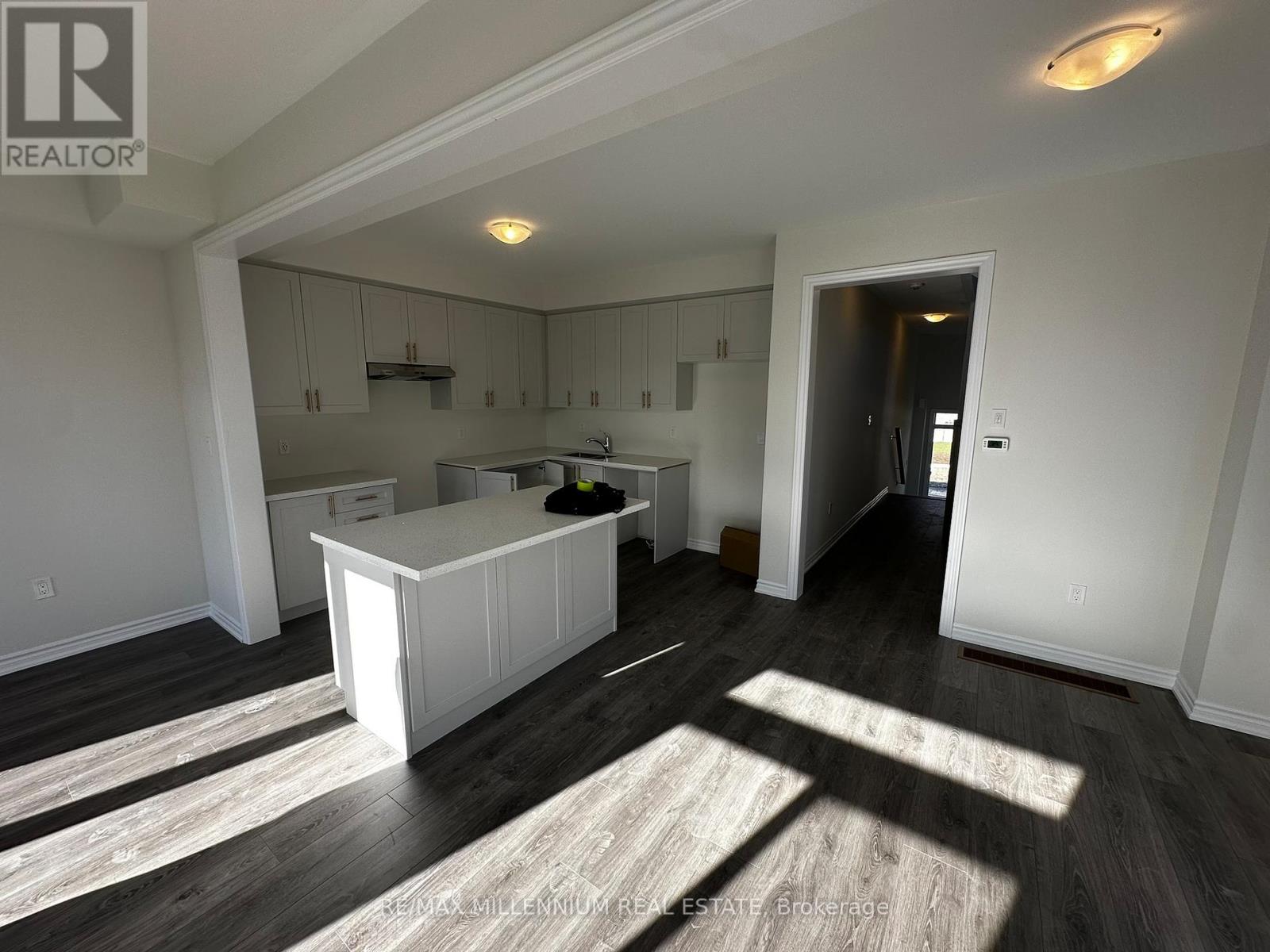 103 Watts Mews, Kawartha Lakes, Ontario  K9V 5V4 - Photo 8 - X12645582