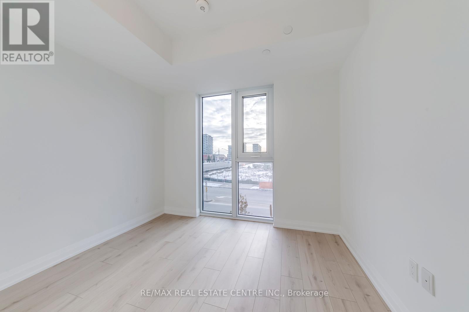 217 - 412 Silver Maple Road, Oakville, Ontario  L6H 7X8 - Photo 27 - W12612054