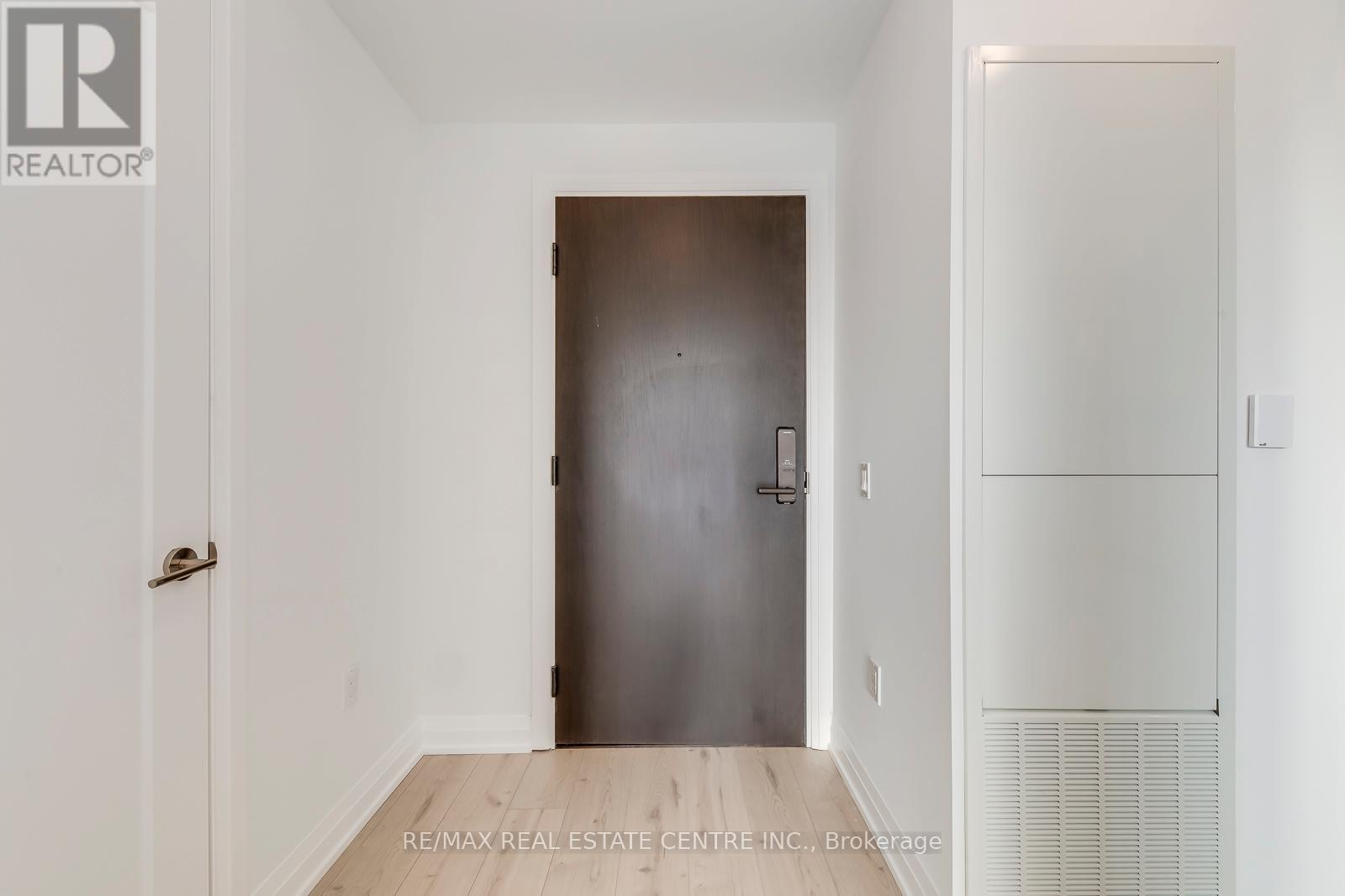 217 - 412 Silver Maple Road, Oakville, Ontario  L6H 7X8 - Photo 8 - W12612054