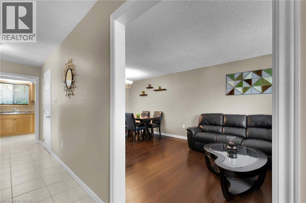 2005 Canning Court, Burlington, Ontario  L7P 3S5 - Photo 6 - 40766683