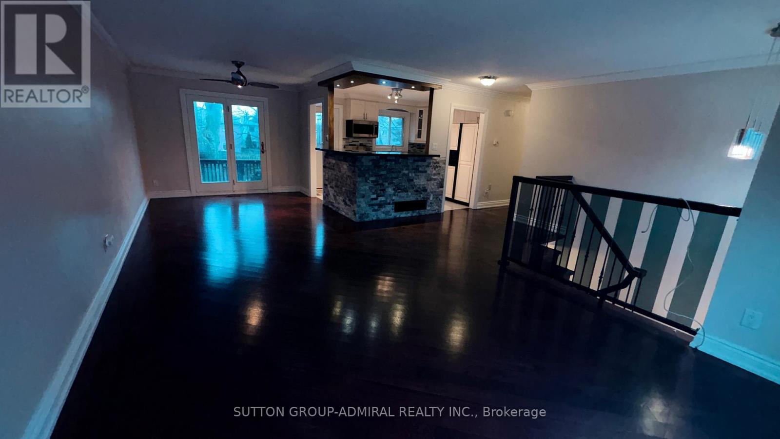 17 Law Crescent S, Richmond Hill, Ontario  L4C 5K7 - Photo 3 - N12645590