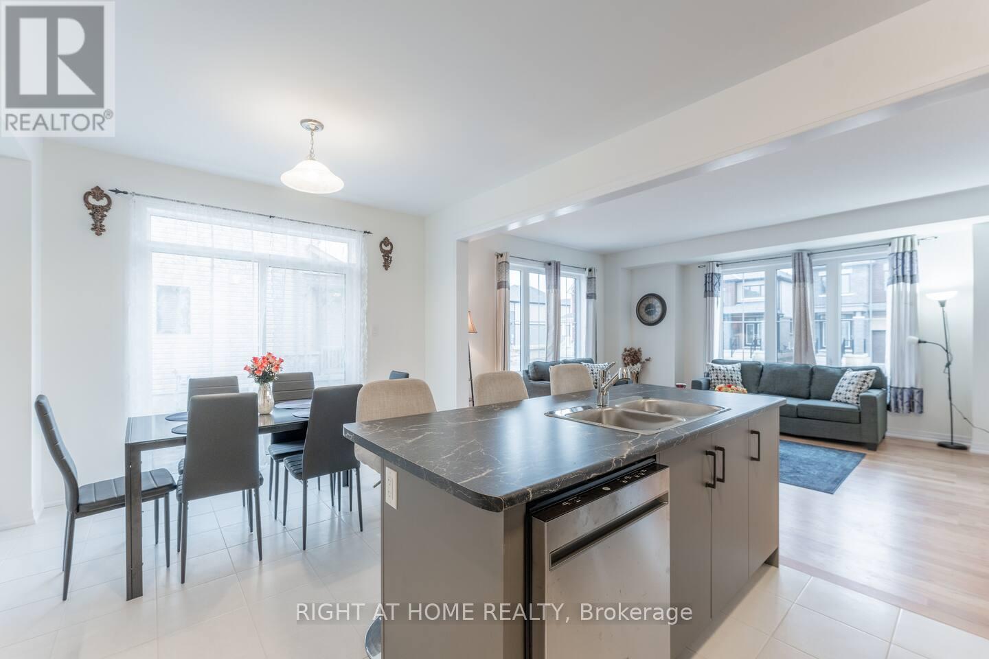 120 Velvet Way, Thorold, Ontario  L2V 0B8 - Photo 9 - X12645588