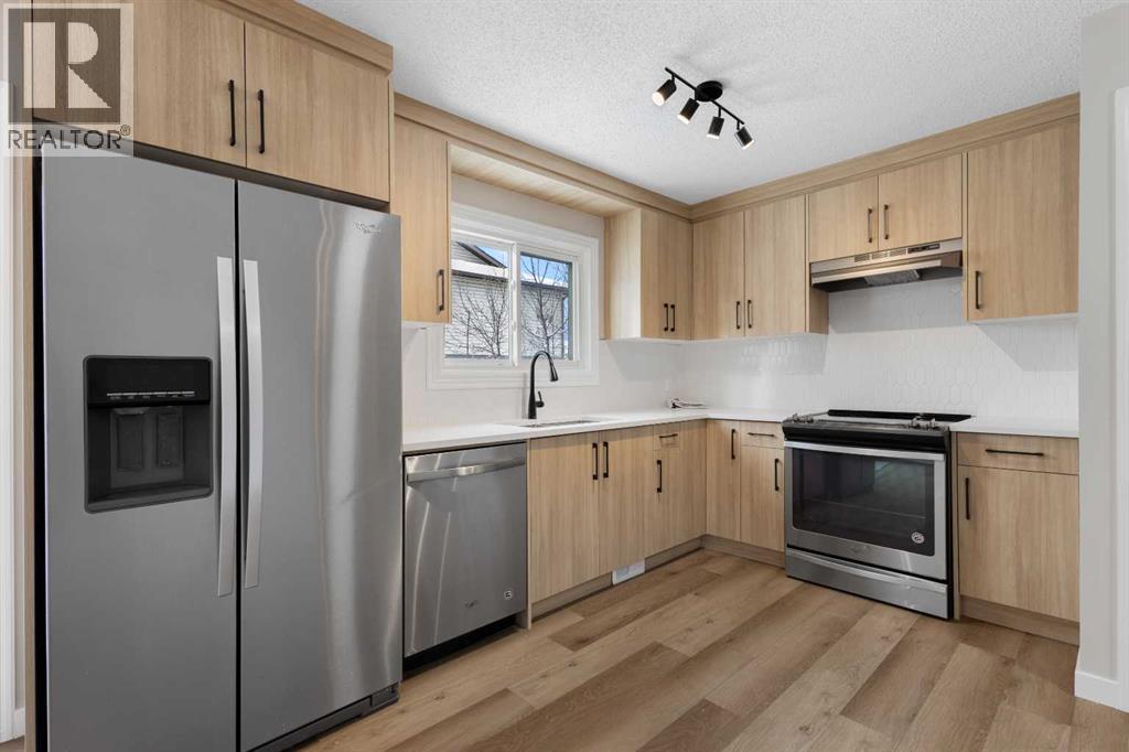 129 Deer Ridge Lane SE, Calgary, Alberta