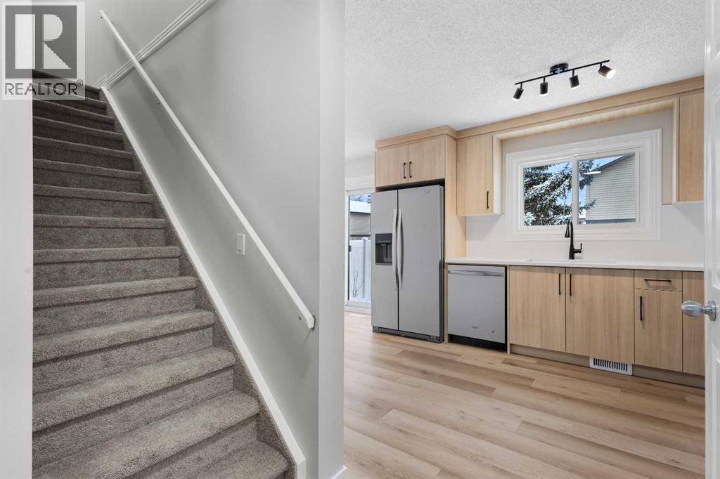 129 Deer Ridge Lane Se, Calgary, Alberta  T2J 6N3 - Photo 7 - A2274492