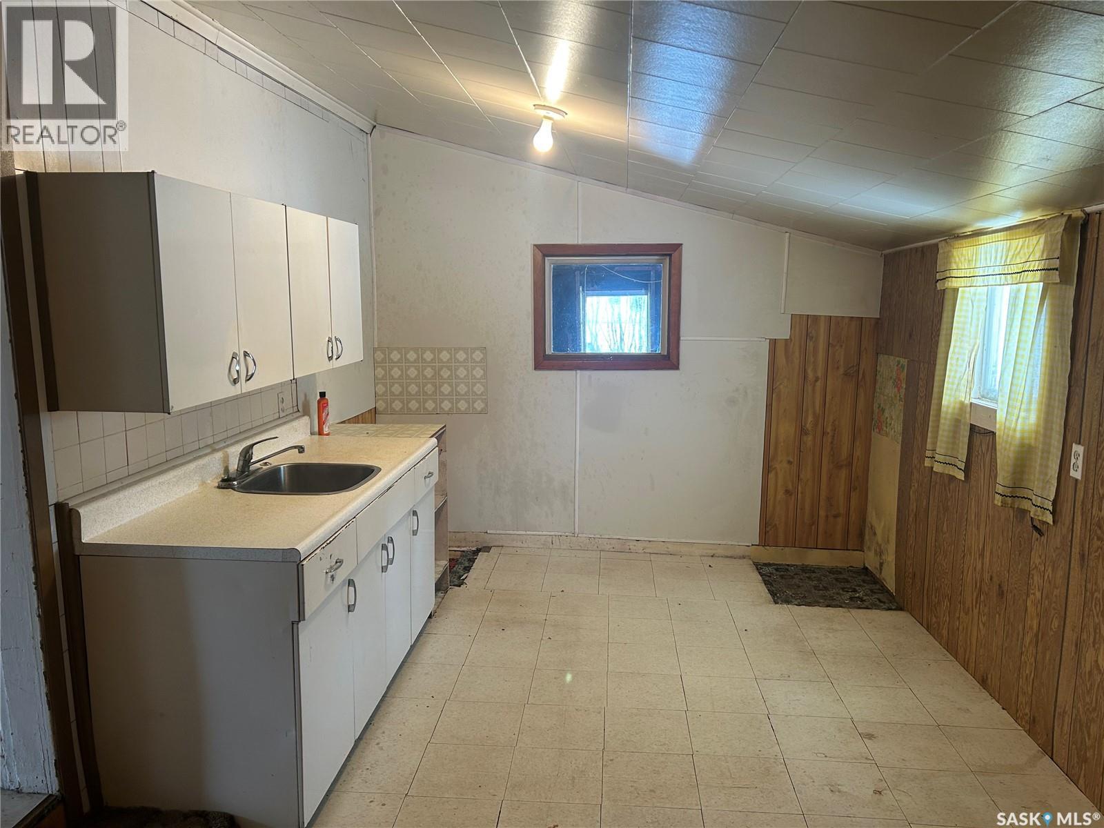 802 Athabaska Avenue, Grenfell, Saskatchewan  S0G 2B0 - Photo 11 - SK025810