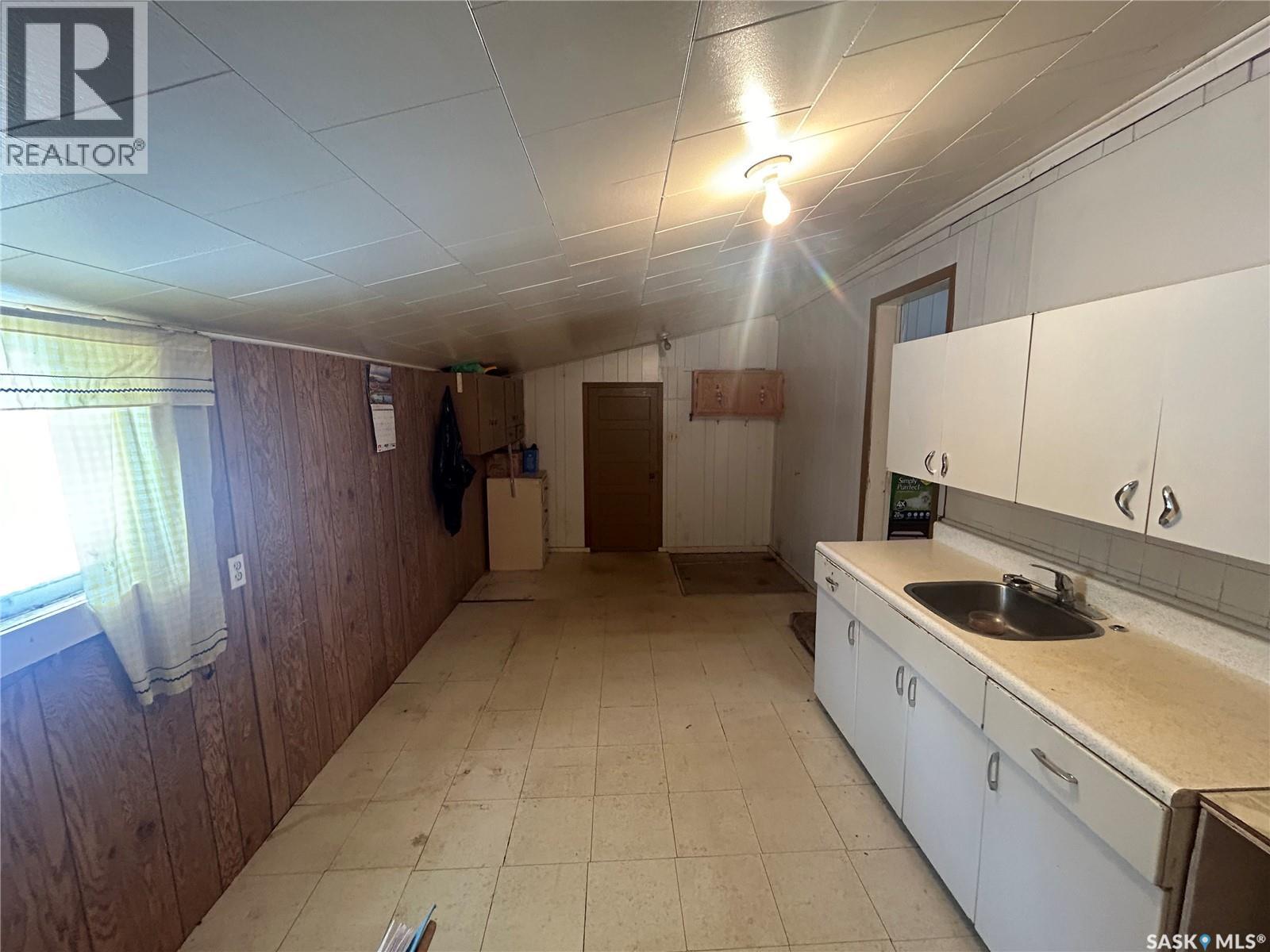 802 Athabaska Avenue, Grenfell, Saskatchewan  S0G 2B0 - Photo 7 - SK025810