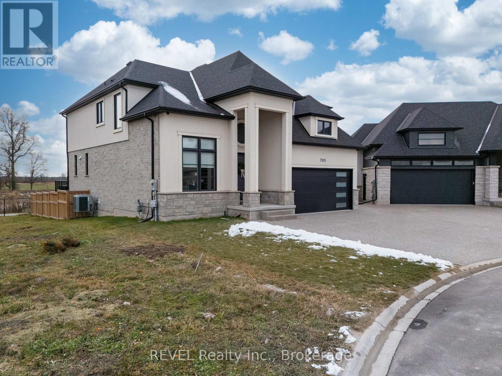 7515 Sherrilee Crescent, Niagara Falls, Ontario  L2H 3T4 - Photo 3 - X12645602