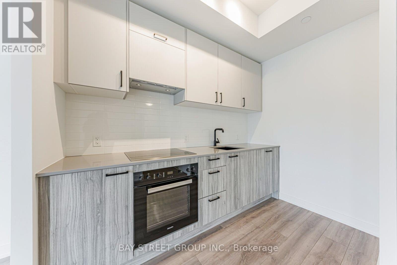 2018 - 1 Quarrington Lane, Toronto, Ontario  M3C 0S4 - Photo 19 - C12641802