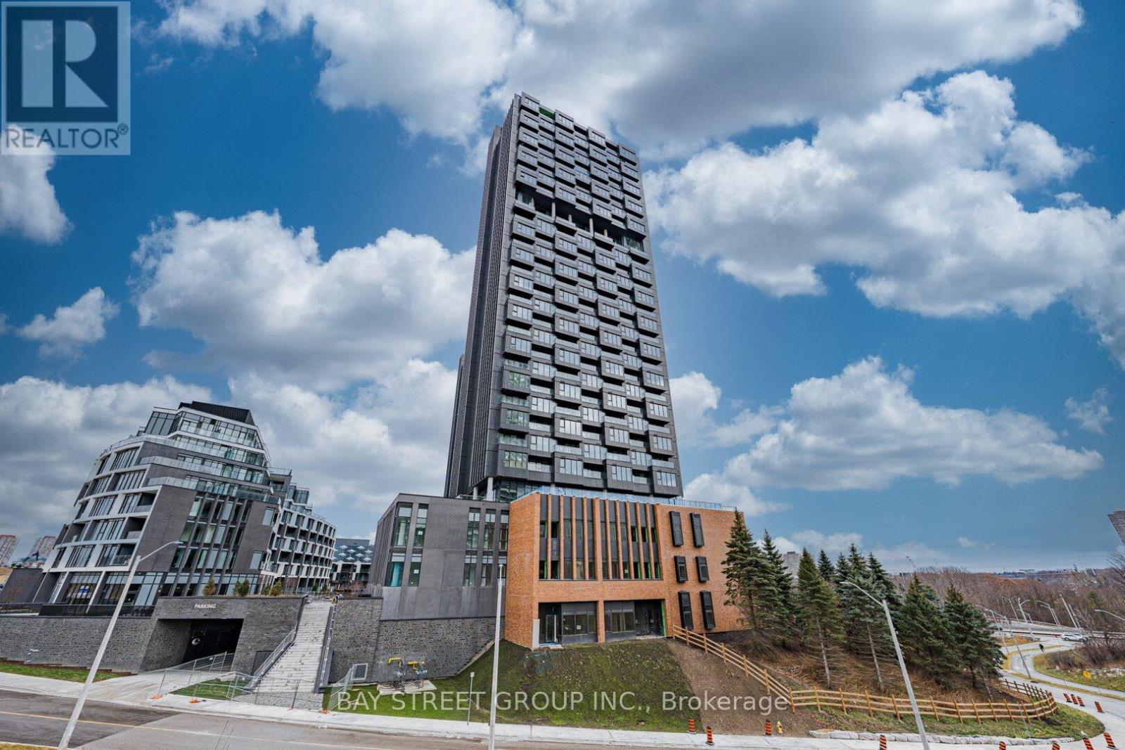 2018 - 1 QUARRINGTON LANE, Toronto, Ontario