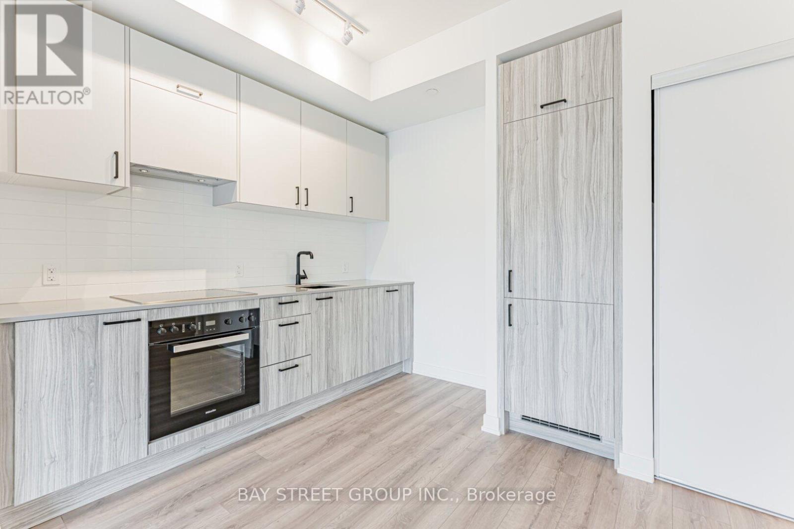 2018 - 1 Quarrington Lane, Toronto, Ontario  M3C 0S4 - Photo 33 - C12641802