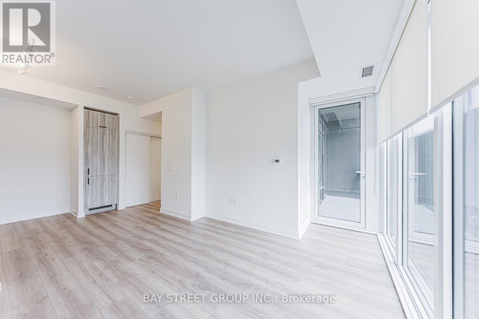 2018 - 1 Quarrington Lane, Toronto, Ontario  M3C 0S4 - Photo 31 - C12641802