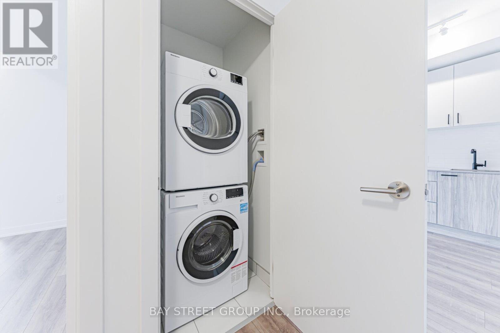 2018 - 1 Quarrington Lane, Toronto, Ontario  M3C 0S4 - Photo 38 - C12641802