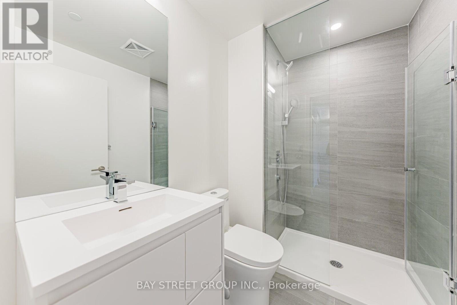 2018 - 1 Quarrington Lane, Toronto, Ontario  M3C 0S4 - Photo 37 - C12641802