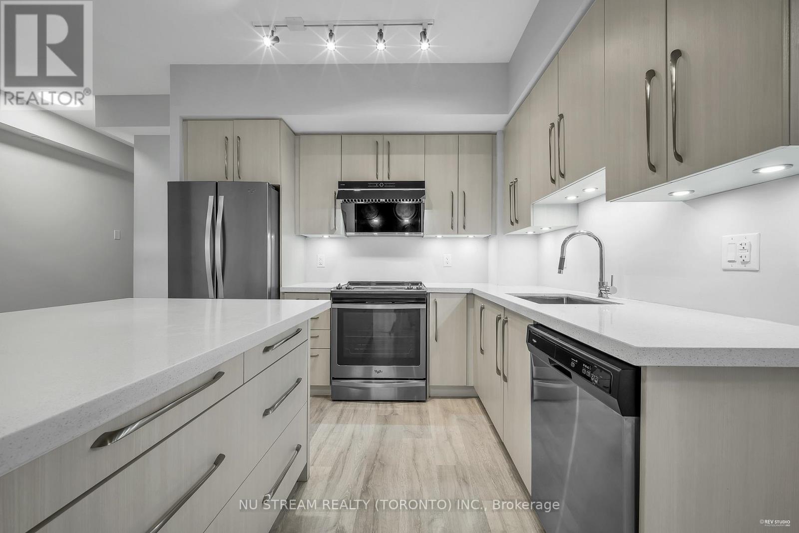 1611 - 3600 Highway 7 Avenue, Vaughan, Ontario  L4L 0G7 - Photo 9 - N12645192