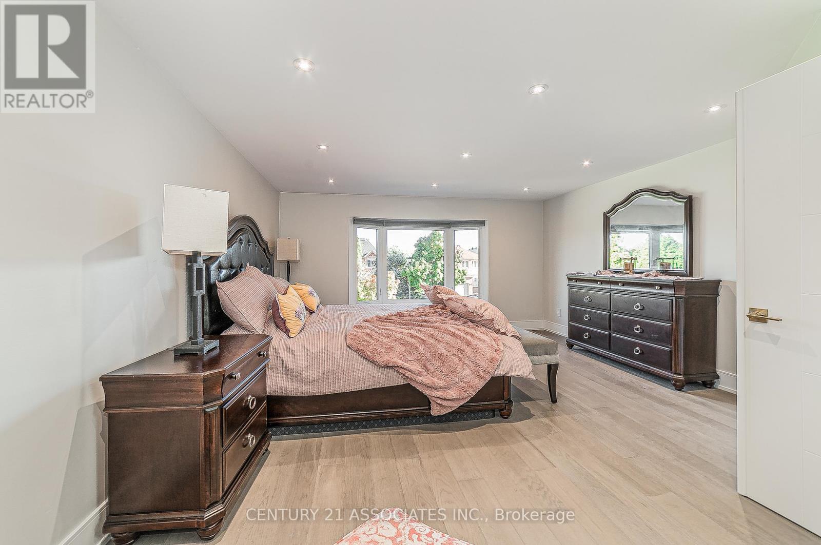 6255 Mccracken Drive, Mississauga, Ontario  L5V 1X9 - Photo 17 - W12645606