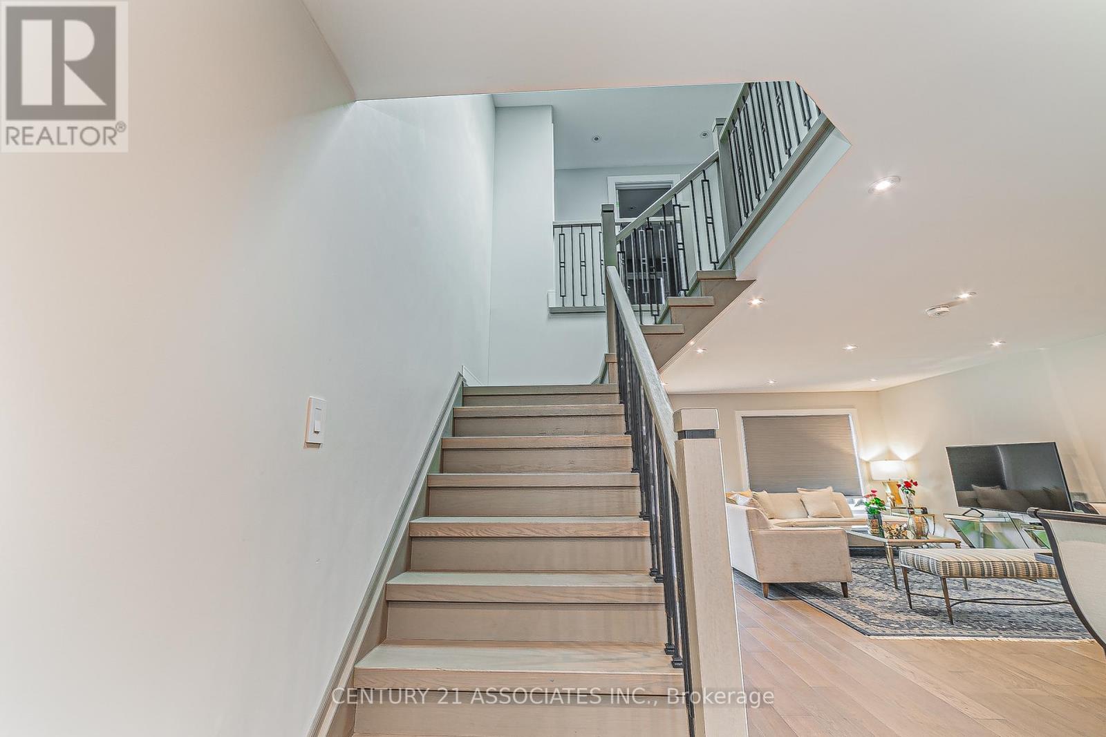 6255 Mccracken Drive, Mississauga, Ontario  L5V 1X9 - Photo 24 - W12645606