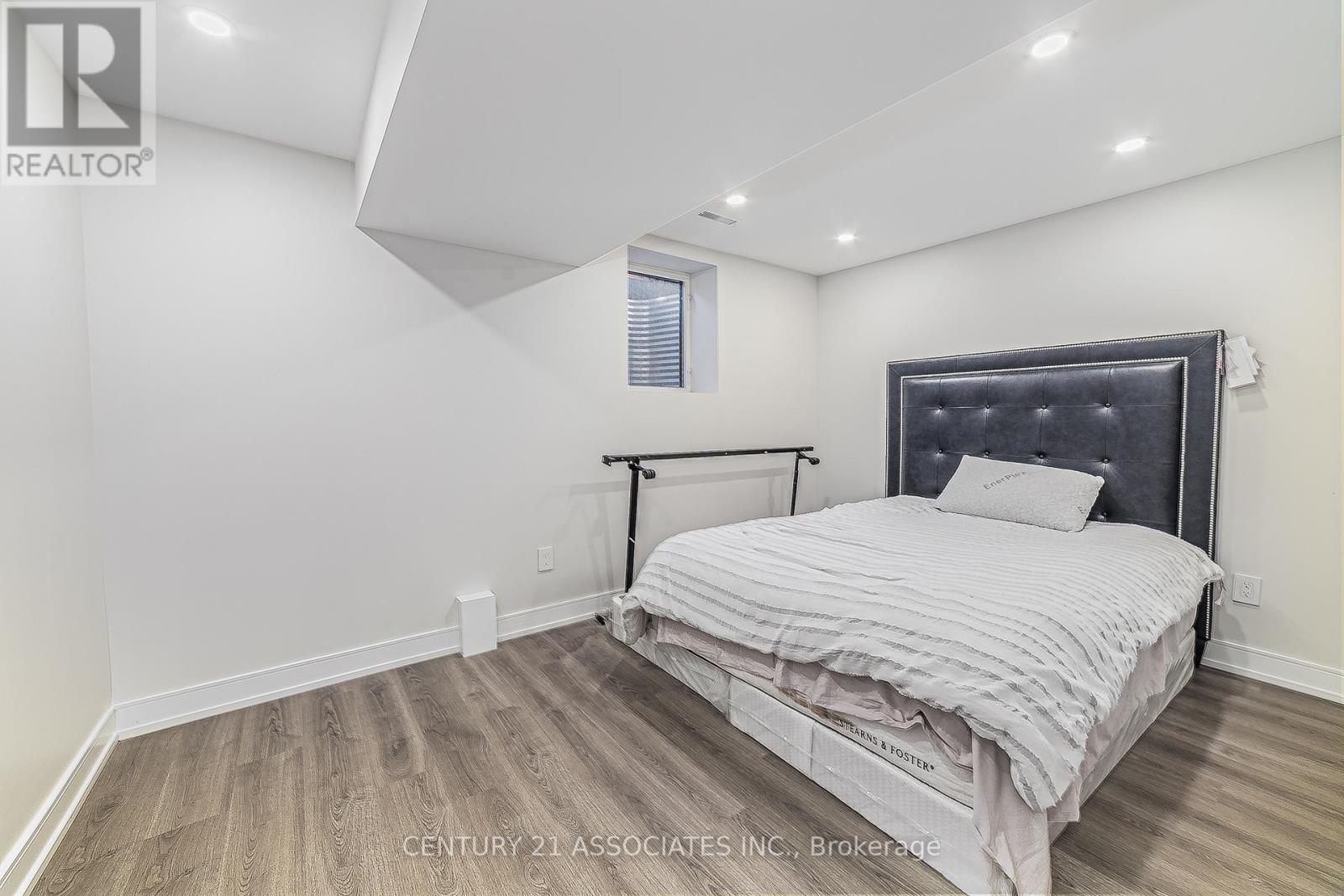 6255 Mccracken Drive, Mississauga, Ontario  L5V 1X9 - Photo 32 - W12645606