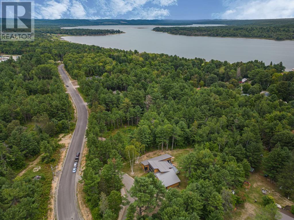 4223 Queen St, Sault Ste. Marie, Ontario  P6A 5K9 - Photo 11 - SM253507