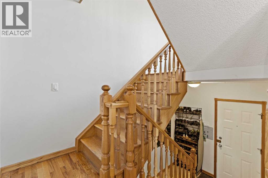 89 Edgedale Drive Nw, Calgary, Alberta  T3A 2R6 - Photo 5 - A2266904