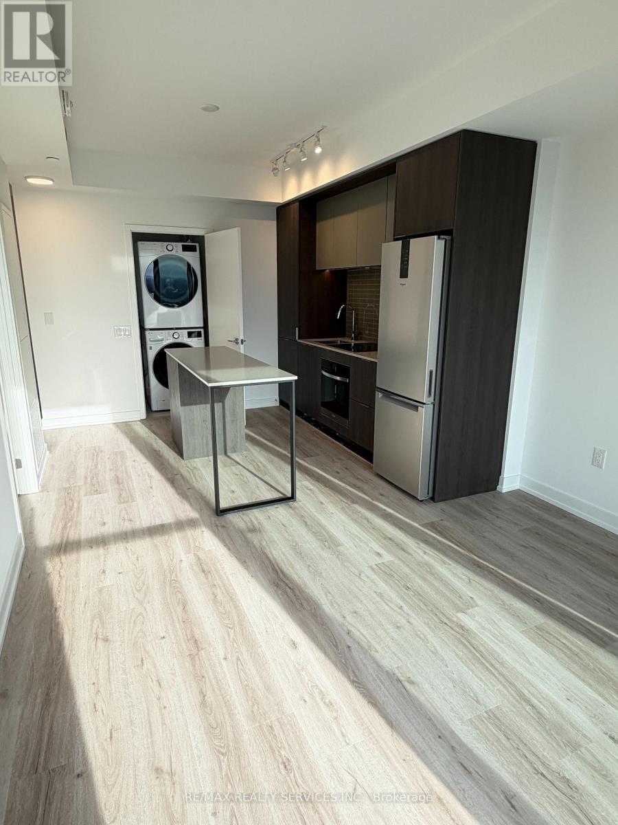 2109 - 395 SQUARE ONE DRIVE, Mississauga, Ontario