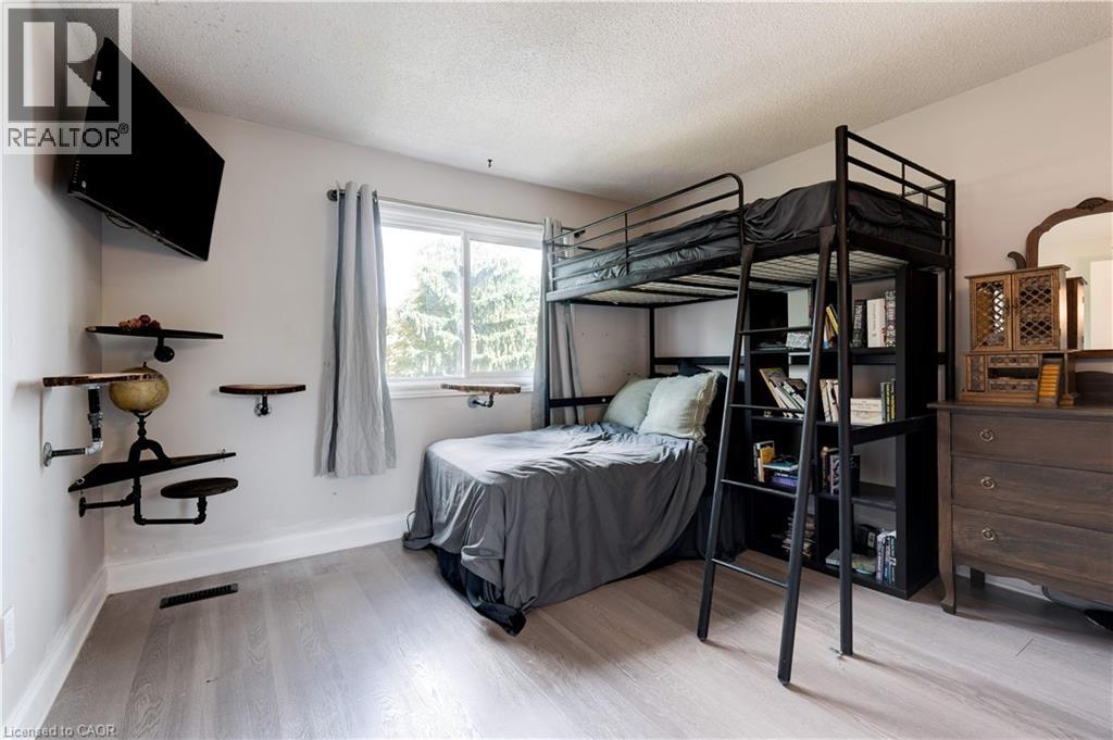 2261 Leominster Drive, Burlington, Ontario  L7P 3W8 - Photo 19 - 40786567